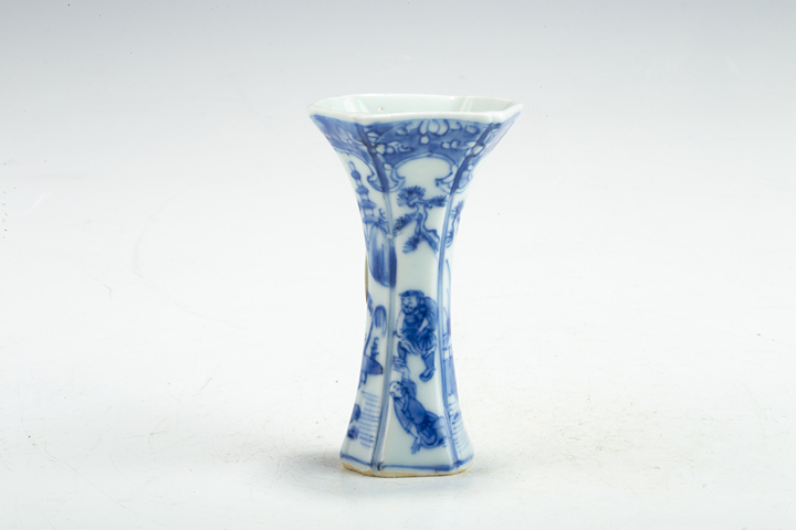 古玩陶瓷康熙·青花山水人物紋小花觚真品鑒賞圖