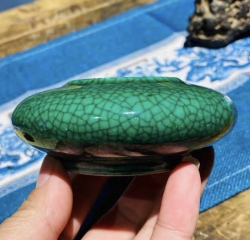 古玩陶瓷綠哥釉水盂真品鑒賞圖