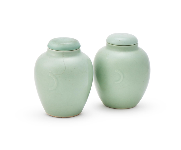 古玩陶瓷豆青釉月牙罐真品鑒賞圖