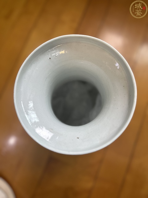 古玩陶瓷青花淡描花卉紋喜字盤口瓶真品鑒賞圖