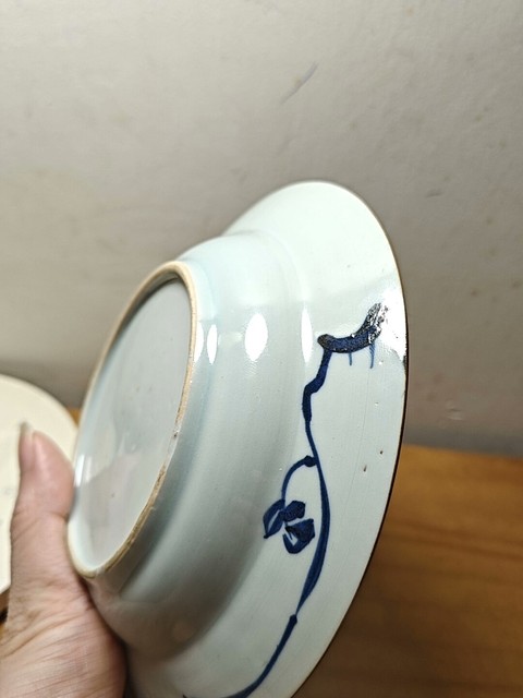 古玩陶瓷青花洞石欄桿花卉紋折沿盤真品鑒賞圖