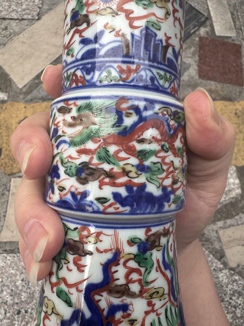 古玩陶瓷青花五彩龍紋花觚真品鑒賞圖