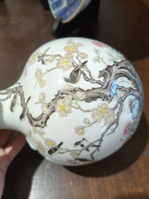 古玩陶瓷花鳥紋天球瓶真品鑒賞圖