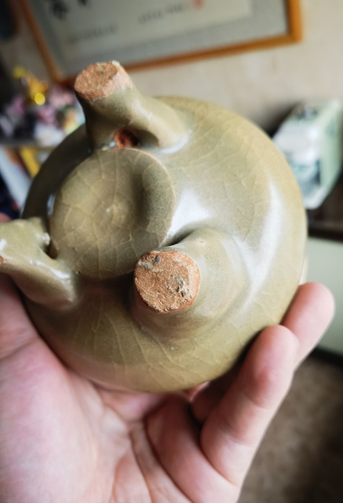 古玩陶瓷龍泉青瓷黃釉三足爐真品鑒賞圖