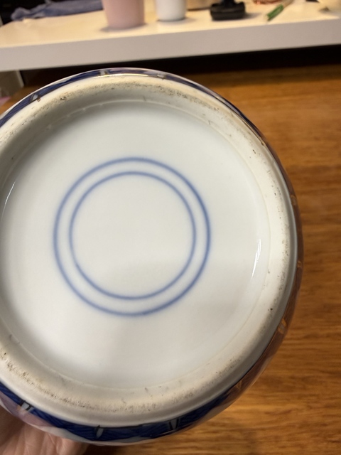 古玩陶瓷青花玲瓏瓷加彩罐真品鑒賞圖