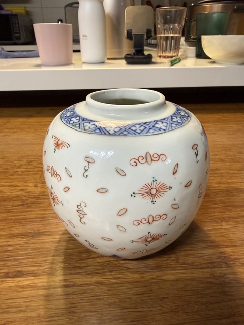 古玩陶瓷青花玲瓏瓷加彩罐真品鑒賞圖