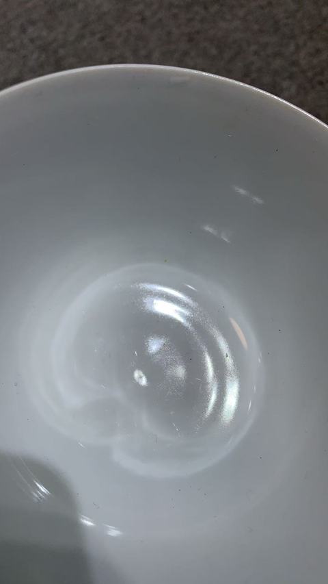 古玩陶瓷蘋果綠釉地墨彩花鳥紋蓋碗真品鑒賞圖