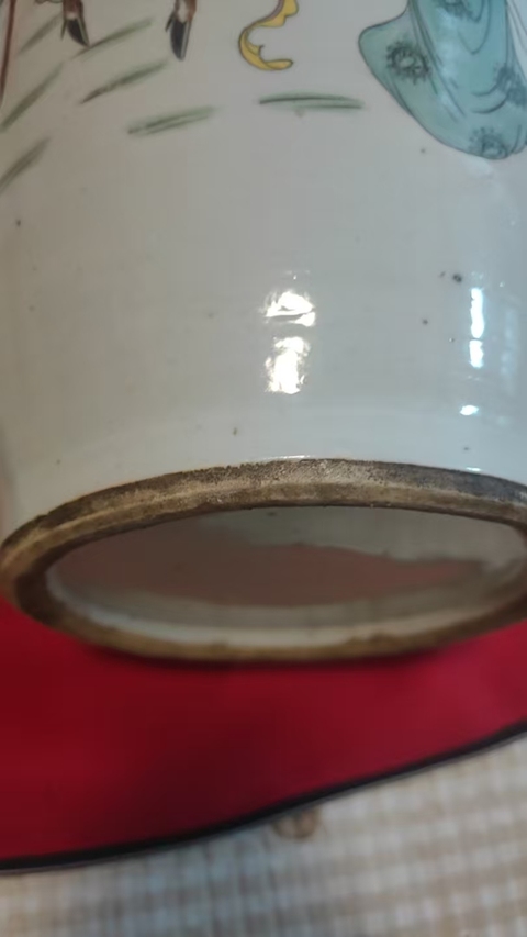 古玩陶瓷粉彩麻姑獻(xiàn)壽圖撣瓶，模糊，偏老真品鑒賞圖