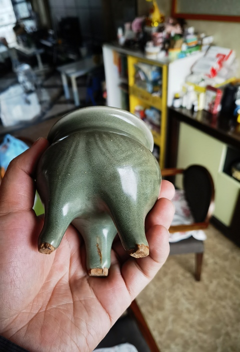 古玩陶瓷龍泉青瓷刻花鬲式爐真品鑒賞圖