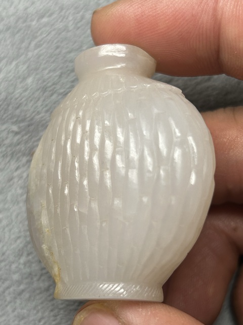 古玩玉器和田玉雕“鼻煙壺”真品鑒賞圖