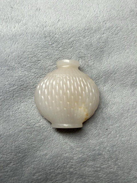 古玩玉器和田玉雕“鼻煙壺”真品鑒賞圖