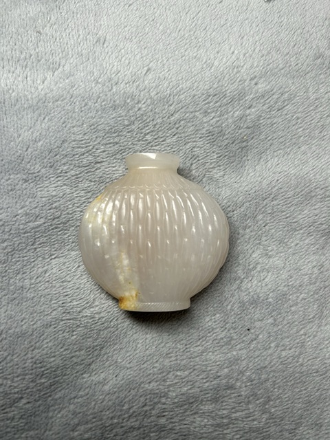 古玩玉器和田玉雕“鼻煙壺”真品鑒賞圖