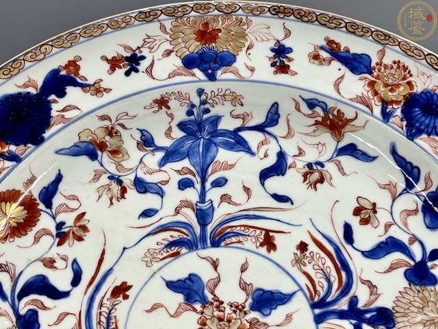 古玩陶瓷清代康熙青花礬紅描金花卉紋超大盤真品鑒賞圖