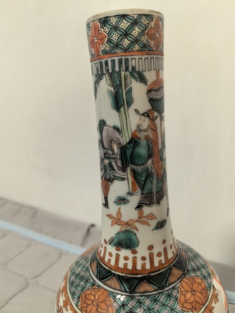 古玩陶瓷刀馬人五彩天球瓶真品鑒賞圖