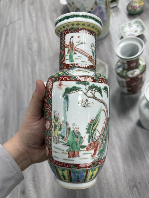 古玩陶瓷五彩人物棒槌瓶真品鑒賞圖