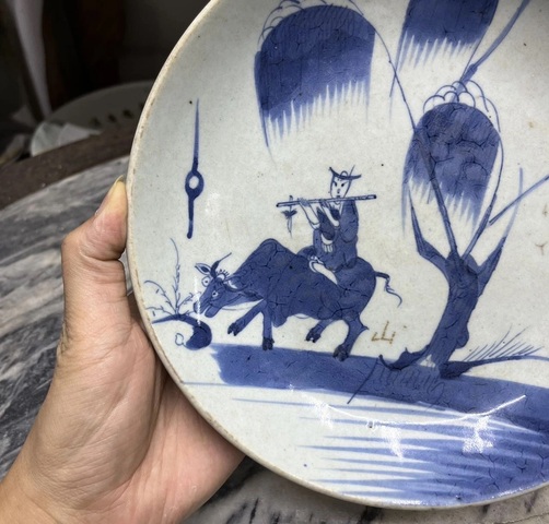 古玩陶瓷牧牛童青花盤真品鑒賞圖