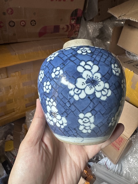 古玩陶瓷青花冰梅圖罐真品鑒賞圖