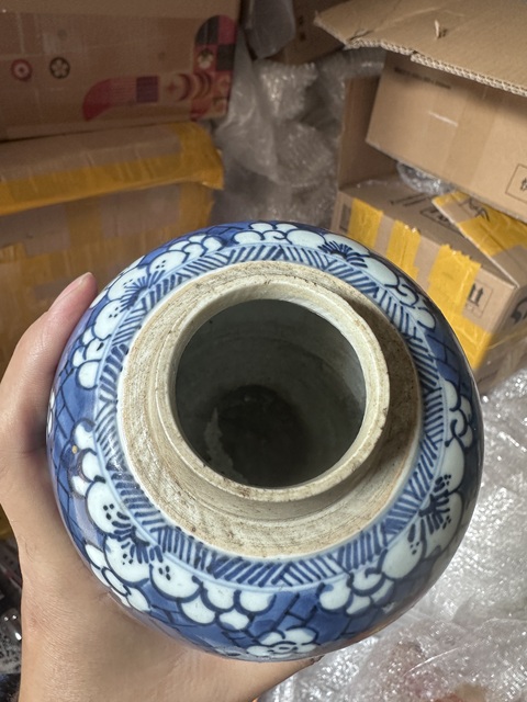 古玩陶瓷青花冰梅圖罐真品鑒賞圖