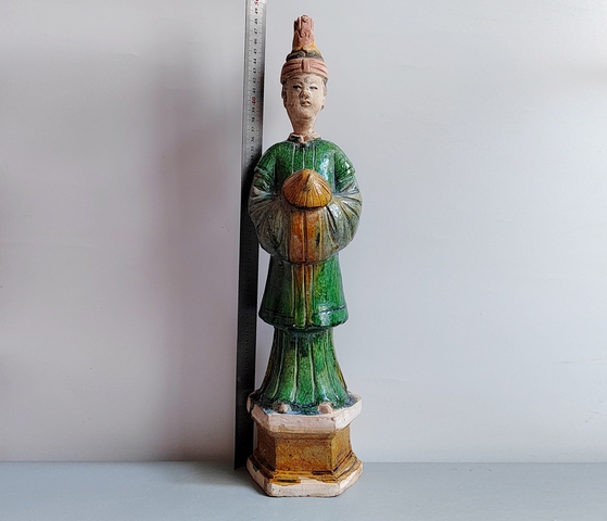 古玩陶瓷明代·三彩侍女俑精品（已實(shí)物保真）拍賣，當(dāng)前價(jià)格4980元