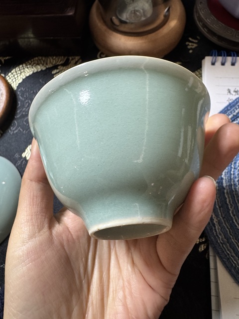 古玩陶瓷豆青釉蓋碗真品鑒賞圖