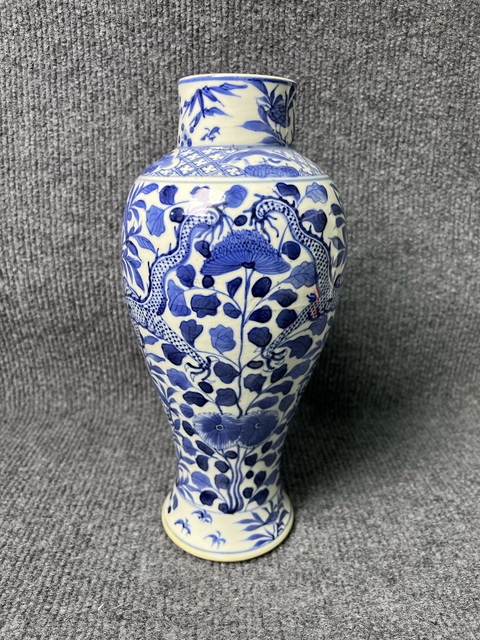 古玩陶瓷光緒·青花龍穿花紋雞腿瓶 真品鑒賞圖