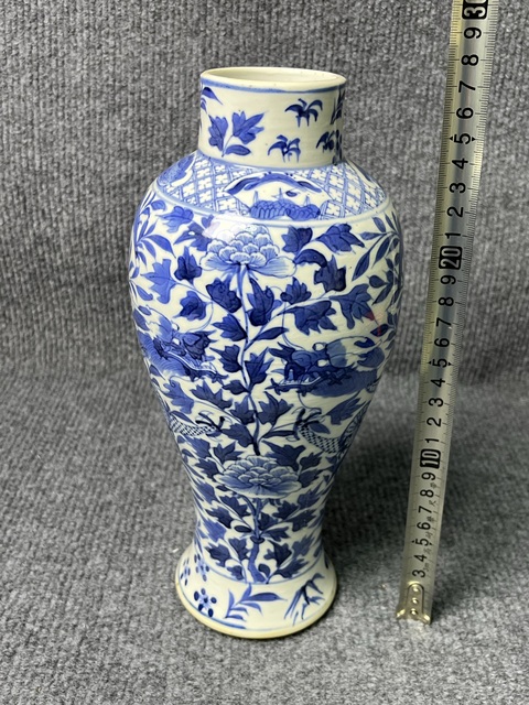古玩陶瓷光緒·青花龍穿花紋雞腿瓶 真品鑒賞圖