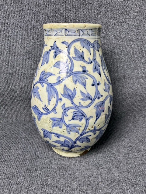 古玩陶瓷青花纏枝花卉紋尊真品鑒賞圖