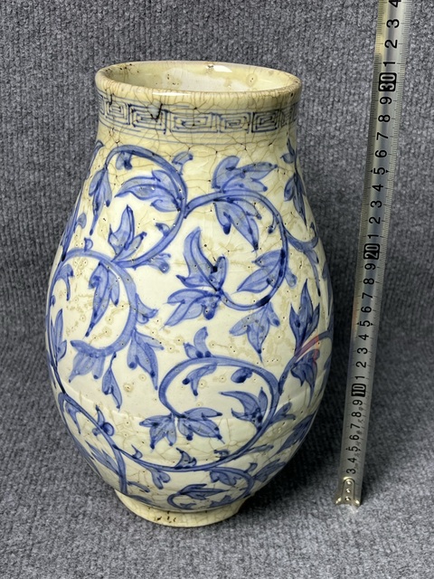 古玩陶瓷青花纏枝花卉紋尊真品鑒賞圖