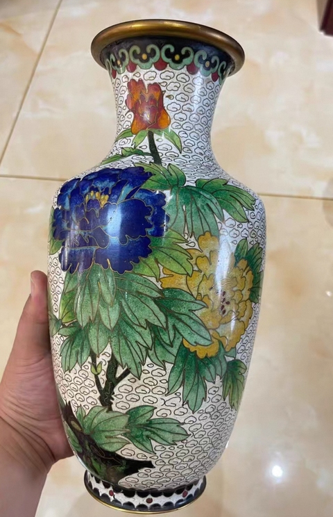 古玩陶瓷花卉紋瓶真品鑒賞圖