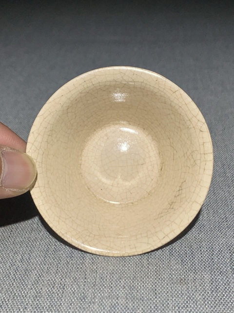 古玩陶瓷玉璧底哥釉馬蹄杯真品鑒賞圖