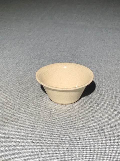 古玩陶瓷玉璧底哥釉馬蹄杯真品鑒賞圖