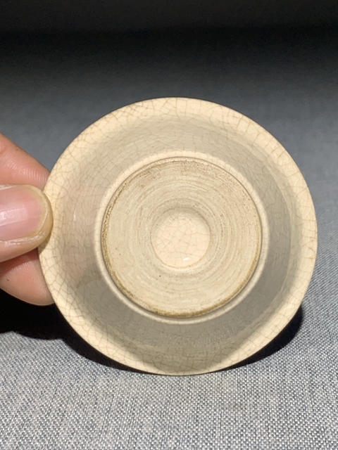 古玩陶瓷玉璧底哥釉馬蹄杯真品鑒賞圖