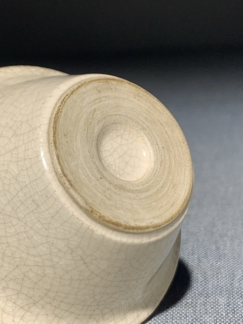 古玩陶瓷玉璧底哥釉馬蹄杯真品鑒賞圖