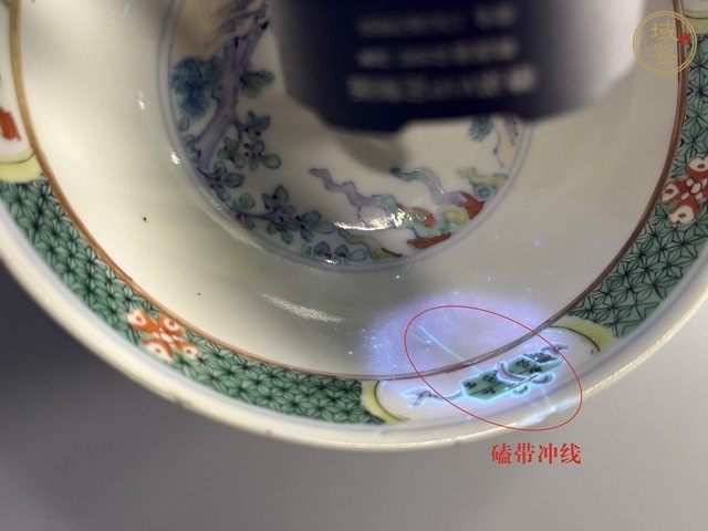 古玩陶瓷清中晚 斗彩內(nèi)指日高升圖外穿花鳳紋碗拍賣，當(dāng)前價(jià)格10000元