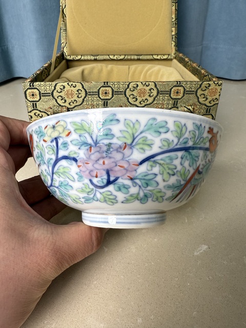 古玩陶瓷清中晚 斗彩內(nèi)指日高升圖外穿花鳳紋碗拍賣，當(dāng)前價(jià)格10000元