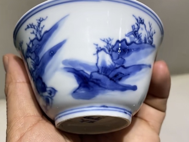 古玩陶瓷晚清青花杯真品鑒賞圖