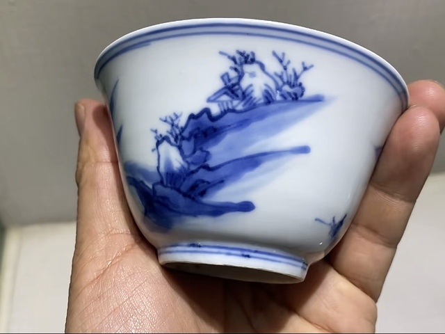 古玩陶瓷晚清青花杯真品鑒賞圖