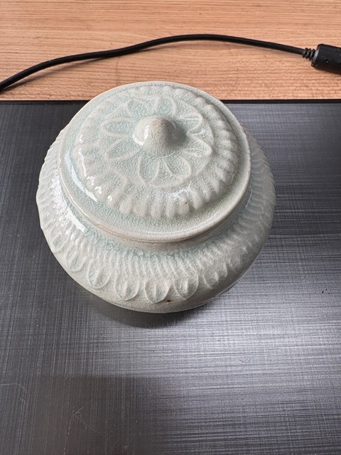 古玩陶瓷宋代影青印花花卉紋蓋罐真品鑒賞圖