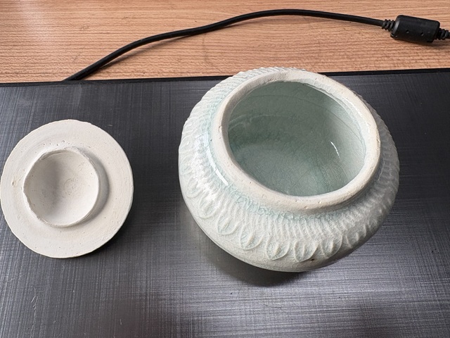 古玩陶瓷宋代影青印花花卉紋蓋罐真品鑒賞圖