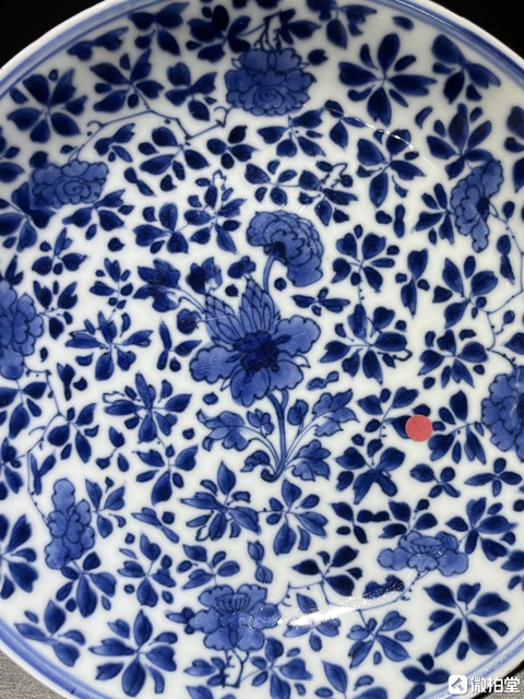 古玩陶瓷青花花卉紋盤真品鑒賞圖