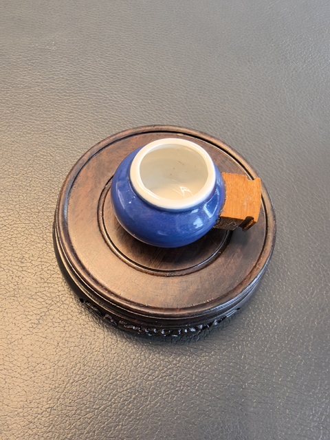 古玩陶瓷藍釉鳥食杯真品鑒賞圖