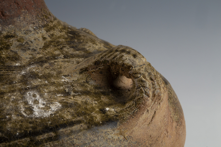 古玩陶瓷明以前·青釉水波紋雙系瓶真品鑒賞圖