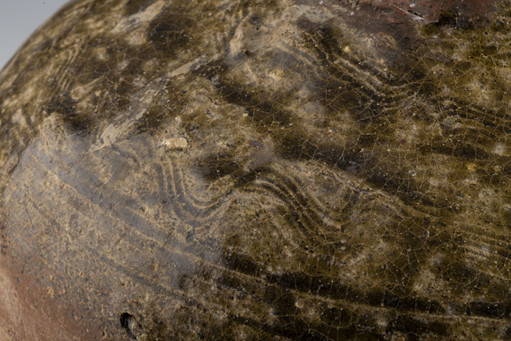 古玩陶瓷明以前·青釉水波紋雙系瓶真品鑒賞圖