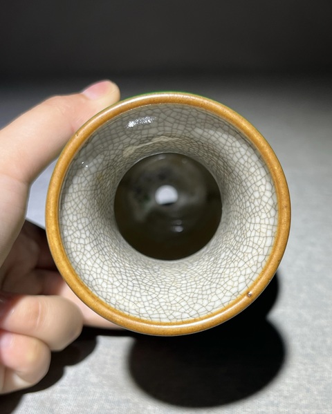 古玩陶瓷綠哥釉花蘭瓶真品鑒賞圖