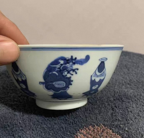 古玩陶瓷青花花卉紋碗真品鑒賞圖