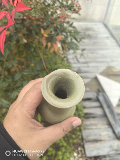 古玩陶瓷龍泉青瓷撇口瓶真品鑒賞圖