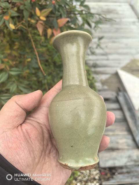 古玩陶瓷龍泉青瓷撇口瓶真品鑒賞圖