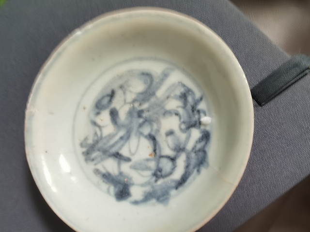 古玩陶瓷青花盤真品鑒賞圖