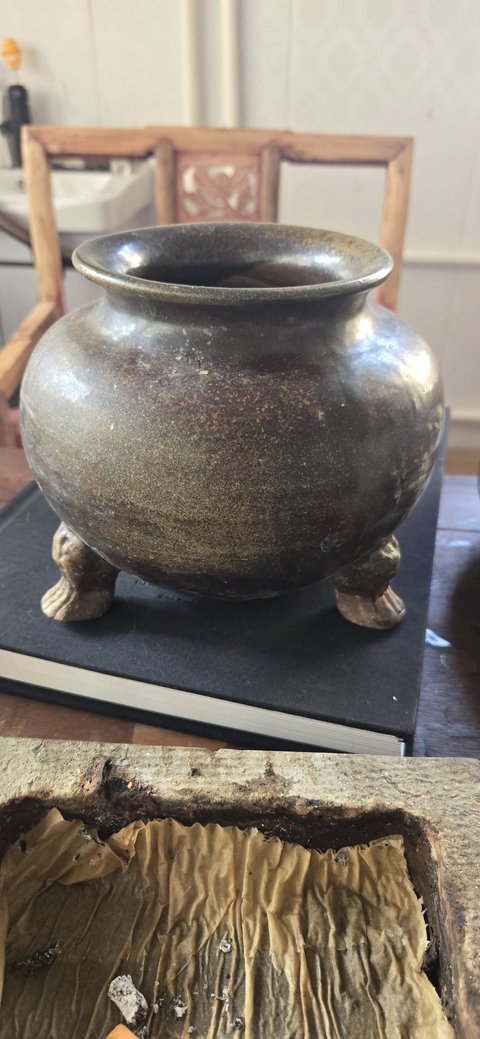 古玩陶瓷黑釉三足爐真品鑒賞圖