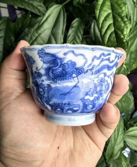 古玩陶瓷百鳥朝鳳青花杯真品鑒賞圖